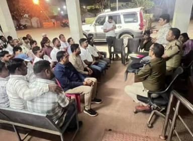 मंदिर हसौद थाना परिसर में पुलिस मितानों की बैठक आयोजित हुई