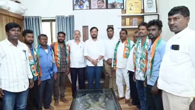 ಬಸವಕಲ್ಯಾಣ: ಚಿಜನಾಗಾಂವ ಗ್ರಾಮದ ಹಲವು ಪ್ರಮುಖರು ಬಿಜೆಪಿ ತೊರೆದು ಕಾಂಗ್ರೆಸ್ ಪಕ್ಷಕ್ಕೆ ಸೇರ್ಪಡೆ; ಸಸ್ತಾಪೂರ ಬಂಗ್ಲಾದಲ್ಲಿ ಸೇರ್ಪಡೆ