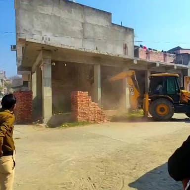 यमुनानगर/बिना नक्शा बना मकान जमींदोज, मगर क्या नियम सबके लिए बराबर हैं?#Yamunanagar
#IllegalConstruction #BulldozerActio...