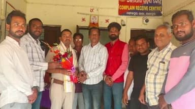 ବରୀ ରାମଚନ୍ଦ୍ରପୁର: ମଙ୍ଗଳପୁର ଥାନାର ନୂତନ ଅଧିକାରୀଙ୍କୁ ଭେଟିଲେ ଦଶରଥପୁର ବ୍ଲକ କଂଗ୍ରେସ ନେତା,ଆଇନୀଶୃଙ୍ଖଳାକୁ ନେଇ କଲେ ଆଲୋଚନା