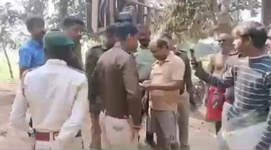 अंधराठाढ़ी: डुमरियाही में आरा मिल की जांच करने गई वन विभाग की टीम पर हमला, तीन कर्मी घायल, प्राथमिकी दर्ज, दो आरोपी गिरफ्तार