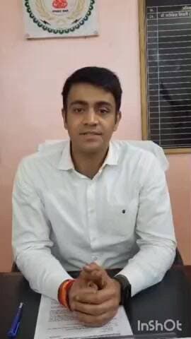 बस्तर: बस्तर के एसडीएम गगन शर्मा ने हल्बी बोली में क्षेत्रवासियों को आयुष्मान और वय वंदन कार्ड बनवाने के लिए किया जागरूक