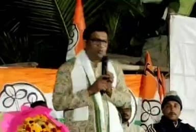 ভাঙড় ২: 'এলাকার মানুষ যাকে পছন্দ করবে তাকে ভোট দেবে'তৃণমূল নেতার গলায় নতুন ভাঙ্গড় গড়ার স্বপ্ন
#breakingnews