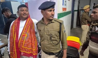 बड़हिया: लखीसराय नगर परिषद के उपसभापति फर्जी कागजात से अवैध कब्जा मामले में गिरफ्तार