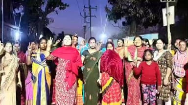 चाकुलिया: सुनीता सिंह ने चलाया डोर टू डोर जनसंपर्क अभियान