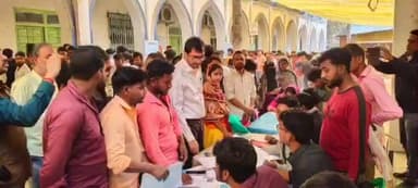 রানিনগর ২: রানীনগর ২ নাম্বার ব্লকের যুব সাথী ক্যাম্প পরিদর্শনে SDO ডোমকল