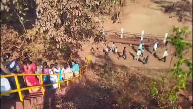 नोआमुंडी: कोड़ता में पूर्वजों की पूजा-अर्चना के लिए पारंपरिक पर्व का आयोजन