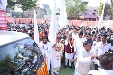 आरंग: आरंग विधायक और मंत्री गुरु खुशवंत साहेब जी के नेतृत्व में विशाल सतनाम सद्भाव पदयात्रा का हुआ दिव्य शुभारंभ