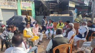 पकरीबरावां: बाजार में पूर्व विधायक राजद नेता अशोक महतो से लोगों ने की मुलाकात, कार्यकर्ताओं के राजनीतिक मुद्दों पर चर्चा