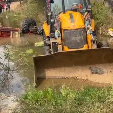 नीमच / सरवानिया महाराज क्षेत्र में दर्दनाक हादसा 🚜
ग्राम आकली पुलिया के पास मंडी से उपज बेचकर लौट रहे किसान की ट्रैक्टर-...