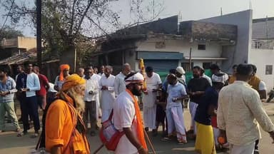 मां नर्मदा सेवा परिक्रमा के अवधूत दादा गुरु जी हजारों परिक्रमा वासियों के साथ पहुंचे गोटेगांव नगर 🚩
पावन मां नर्मदा सेवा...