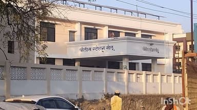 सेलूत कोयत्याने केलेला वार हुकवण्याच्या प्रयत्नात ३२ वर्षीय तरुण गंभीर जखमी; गुन्हा दाखल