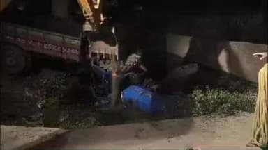 कोईलवर: बीरमपुर कायमनगर रोड पर वास्तु विहार के समीप ट्रैक्टर पलटा, मौके पर चालक की दर्दनाक मौत