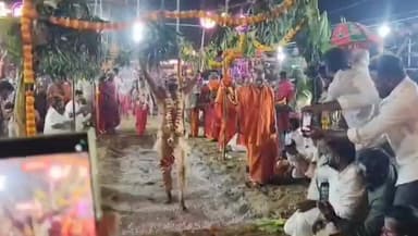 ಹನೂರು: ಮಹದೇಶ್ವರಬೆಟ್ಟದಲ್ಲಿ ಕೊಂಡೋತ್ಸವ ವೈಭವ: ಮಹಾಶಿವರಾತ್ರಿ ಜಾತ್ರೆ ಸಮಾರೋಪ