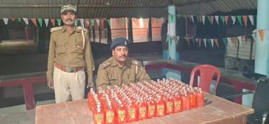 सिकटी: सिकटी में 120 बोतल नेपाली शराब के साथ स्कूटी जब्त, तस्कर फरार