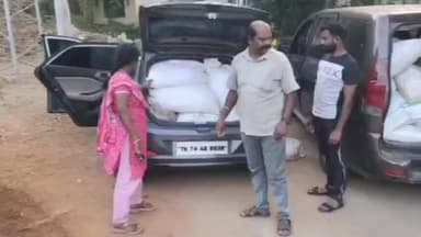 விளவங்கோடு: திருத்துவபுரம் மற்றும் காரோடு பகுதியில் அதிகாரிகள் நடத்திய வாகன சோதனையில் கேரளாவிற்கு கடத்தி செல்ல முயன்ற 3500 கிலோ ரேஷன் அரிசி பறிமுதல்.
