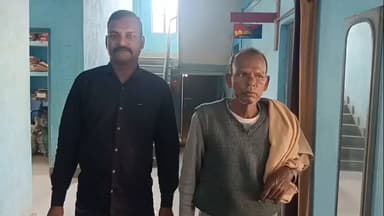 धोरैया: जगता गांव में ग्रामीणों ने एक अपराधी को देसी कट्टे के साथ पकड़कर पुलिस के हवाले किया