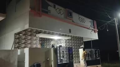 நிலக்கோட்டை: நிலக்கோட்டையில் பட்டப் பகலில் VAO வீட்டின் பூட்டை உடைத்து 42 பவுன் தங்க நகை கொள்ளை அடித்த வழக்கில் வாலிபர் கைது