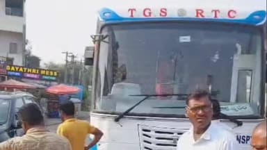 భూపాలపల్లి: జిల్లా కేంద్రంలో ఆర్టీసీ బస్సు, ద్విచక్ర వాహనం ఢీకొన్న ప్రమాదంలో ఒకరికి తీవ్ర గాయాలు