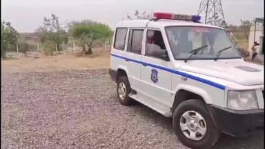 ગઢડા: બોટાદ LCB પોલીસે ગઢડાના પાટણા ગામે વાડી વિસ્તારમાંથી અલગ અલગ બે સ્થળો પરથી 510 લીટર દેશી દારૂ ગાળવાનો વોશ ઝડપી પાડ્યો