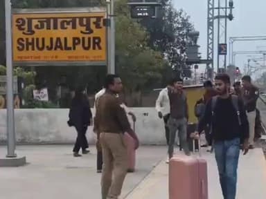 शुजालपुर: इंदौर-पटना ट्रेन से बिहार शराब ले जाते 3 गिरफ्तार, 100 बोतलें जब्त