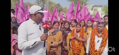 हरिहरगंज: अध्यक्ष पद की प्रत्याशी शीला चौधरी के समर्थकों ने चलाया जनसंपर्क अभियान, उमड़ा जन सैलाब