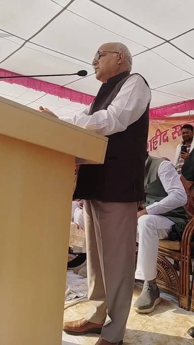 पाली में रखी शहीद स्मारक की नींव