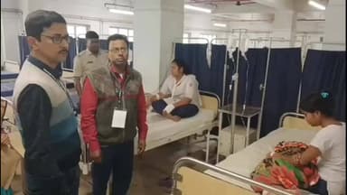 ঘাটাল: টোটোই উচ্চমাধ্যমিক পরীক্ষা কেন্দ্রে আসার সময় টোটো উল্টে আহত ৬ পরীক্ষার্থী, ঘাটাল হাসপাতালেই ব্যবস্থা করা হলো পরীক্ষার