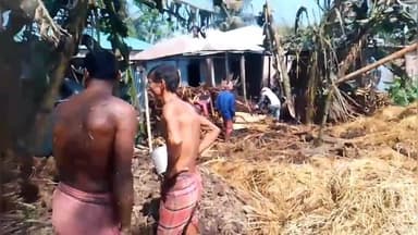 দিনহাটা ১: বসেরটাড়ী এলাকায় এক ব্যক্তির খড়ের গাদায় আগুন লাগার ঘটনায় এলাকায় চাঞ্চল্য