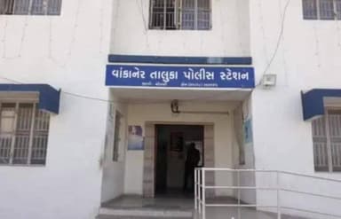 વાંકાનેર: લુણસર નજીક ડમ્પર સાઈડમાં ચલાવવાનું કહેતા ચાર ઈસમોએ યુવાનને માર માર્યો