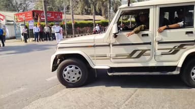 গৰৈমাৰী: প্ৰিয়ংকা গান্ধীৰ সন্মুখত একাংশ কংগ্ৰেছ কৰ্মীৰ ক্ষোভ
ছমৰীয়াত বিধায়ক ৰেকিবুদ্দিন আহমেদক প্ৰাৰ্থিত্ব নিদিবলৈ আহ্বান