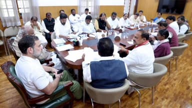 ధర్మపురి: ఢిల్లీలో AICC అధ్యక్షుడు మల్లికార్జున ఖర్గే నివాసంలో పాల్గొన్న రాష్ట్ర సంక్షేమ శాఖ మంత్రి అడ్లూరి లక్ష్మణ్ కుమార్