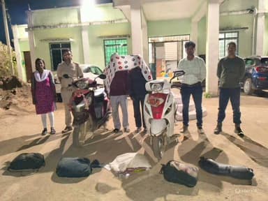 କୋଟପାଡ: ବୈପାରୀଗୁଡା ଠାରୁ ଜୟପୁର କୁ ଦେଶୀ ମଦ ଚାଲାଣ ବେଳେ ବାଲିଆ ଠାରେ ଅବକରି ଥାନାର ଚଢ଼ାଉ, 2 ଗିରଫ