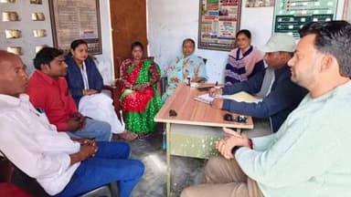 दिघलबैंक: जन आरोग्य केंद्र हरुआडांगा में जन आरोग्य समिति की बैठक आयोजित, स्वास्थ्य सेवाएं हुईं और मजबूत