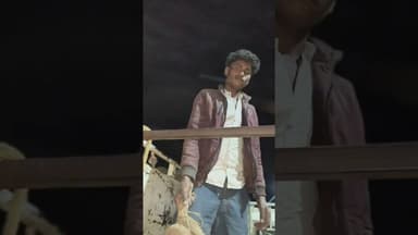 धान खरीदी केंद्र मानी में बीती रात धान खाली करते 2 पिकअप वाहन को ग्रामीणों ने पकड़ा