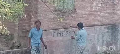 দেগঙ্গা: বিধানসভা ভোটের জন্য দেগঙ্গা ব্লকের আমুলিয়া গ্রাম পঞ্চায়েতের বিভিন্ন এলাকায় ২০০ টি দেয়াল দখল করল তৃণমূল কংগ্রেস