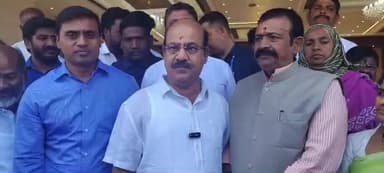 చిన్నారి ఘటన అమానుషం: మాజీ ఎమ్మెల్యే దేశాయ్ తిప్పారెడ్డి