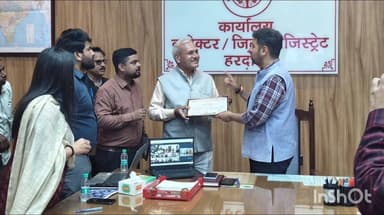 संडीला: भरावन के ओमप्रकाश मौर्य को शहद उत्पादन में और रामसनेही को मटर उत्पादन में प्रदेश में मिला प्रथम स्थान