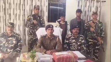 रक्सौल: हरैया पुलिस ने SSB के साथ छापेमारी कर 5.48 किलोग्राम गांजा जैसे मादक पदार्थ के साथ 2 अभियुक्तों को किया गिरफ्तार