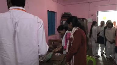 नौतन: शिवराजपुर पंचायत में एनीमिया जागरूकता कार्यक्रम, किशोरियों को मासिक धर्म व पोषण की जानकारी दी गई