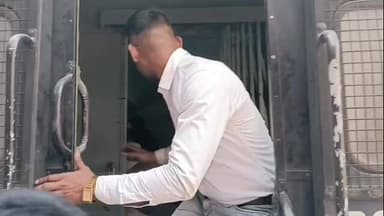 মাটিগাড়া: অনলাইন ডেলিভারি অফিস থেকে ১৫ লক্ষ টাকার মোবাইল ফোন চুরির অভিযোগে ধৃত ২ কর্মচারী