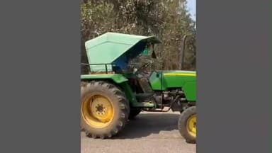 అడ్డూరు వద్ద రోడ్డు ప్రమాదం ట్రాక్టర్లు ఢీకొన్న ఆర్టీసీ బస్సు పలువురికి గాయాలు