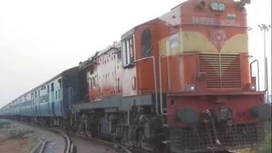 రాయదుర్గం: సాంకేతిక లోపంతో మొరాయించిన కదరిదేవరపల్లి - తిరుపతి ప్యాసింజర్ రైలు ఇంజన్, ఆగిపోయిన రైలు