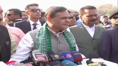 তেজপুৰ: তেজপুৰত উপস্থিত হৈ আত্মনিৰ্ভ অসম আঁচনিৰ চেক বিতৰণ কৰে মুখ্যমন্ত্ৰী ড° হিমন্ত বিশ্বশৰ্মাই