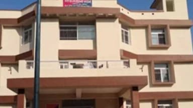 दगौरा: डगरुआ थाना पुलिस ने वाहन जांच के दौरान 16 लीटर शराब के साथ एक अभियुक्त को किया गिरफ्तार