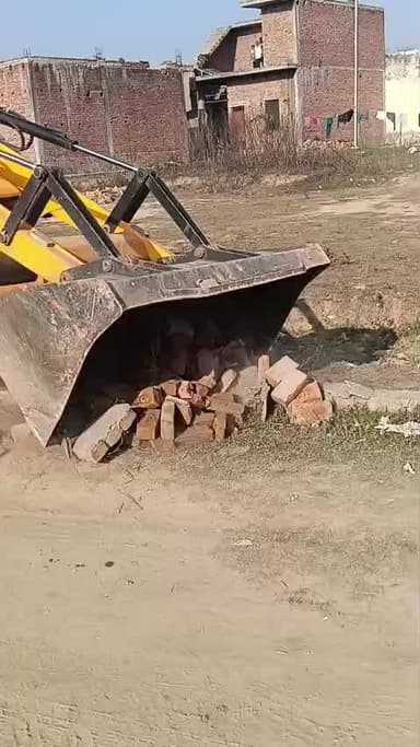 *👉🏾👉🏾अवैध निर्माण पर चला 'पीला पंजा' कालोनाइजरों के मंसूबों पर फिरा पानी, करोड़ों की जमीन कराई मुक्त