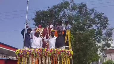 కామారెడ్డి: చత్రపతి శివాజీ జయంతి వేడుకలు నివాళులు అర్పించిన సిపిఎం, బహుజనుల ఆరాధ్య స్ఫూర్తి శివాజీ, కార్యదర్శి చంద్రశేఖర్