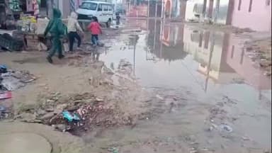 लोहारू: लोहारू के पुराना शहर में झुप्पा रोड पर अधूरी सड़क बनी मुसीबत, आश्वासनों से नहीं मिल रही राहत