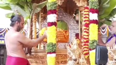 ರಾಯಚೂರು: ಮಂತ್ರಾಲಯ ರಾಘವೇಂದ್ರ ಸ್ವಾಮಿಗಳ ಪಾದುಕೆಗಳಿಗೆ ಭಕ್ತ ಸಮೂಹದ ಮಧ್ಯ ರಥೋತ್ಸವ