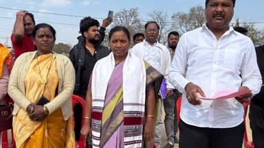 नामकुम: मौसीबाड़ी क्षेत्र में खिजरी विधायक ने कांग्रेस समर्थित मेयर उम्मीदवार के पक्ष में चलाया जनसंपर्क अभियान